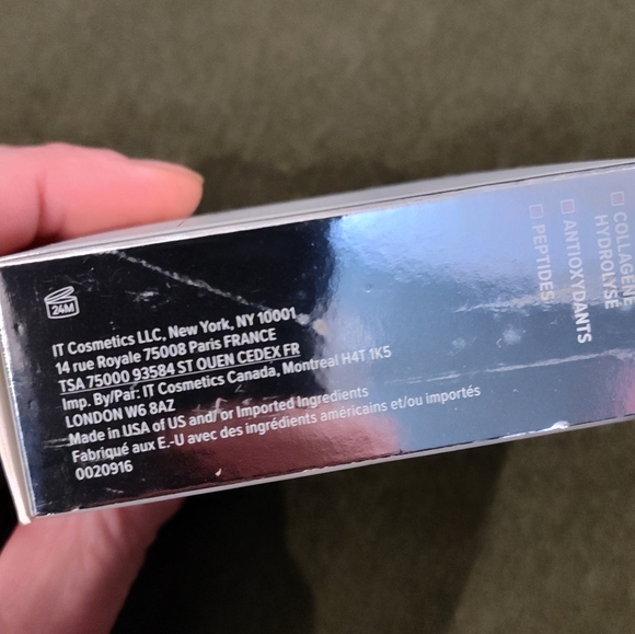 NEW!! IT! COSMETICS Bye Bye Pores Pressed Powder - Picture 2 of 9